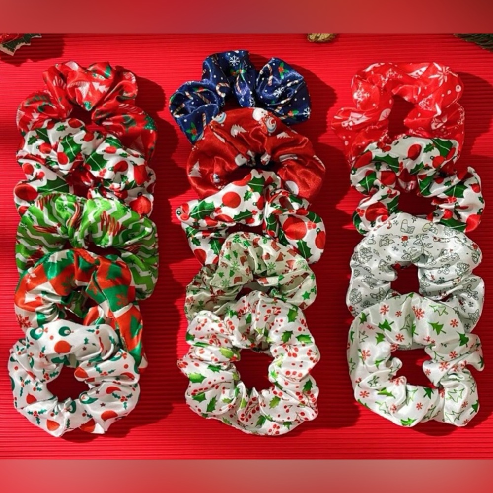 🌵. 14pcs Women's Fashionable Christmas Printed Bow Scrunchies Set